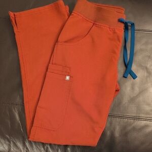 Figs Women's Terracotta Cargo Pants